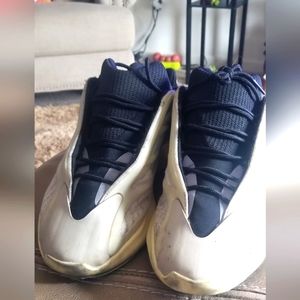 Men's Adidas Yeezy 700 azael